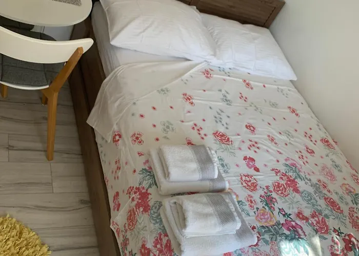 Hrga דירה סרימה